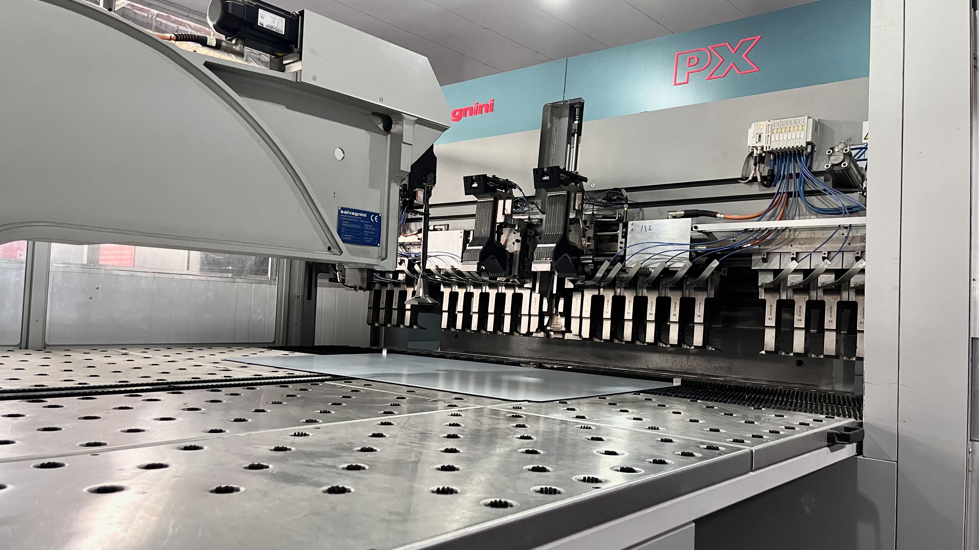 SamBake invested heavily in advanced equipment, including Italian Salvagnini bending centers.