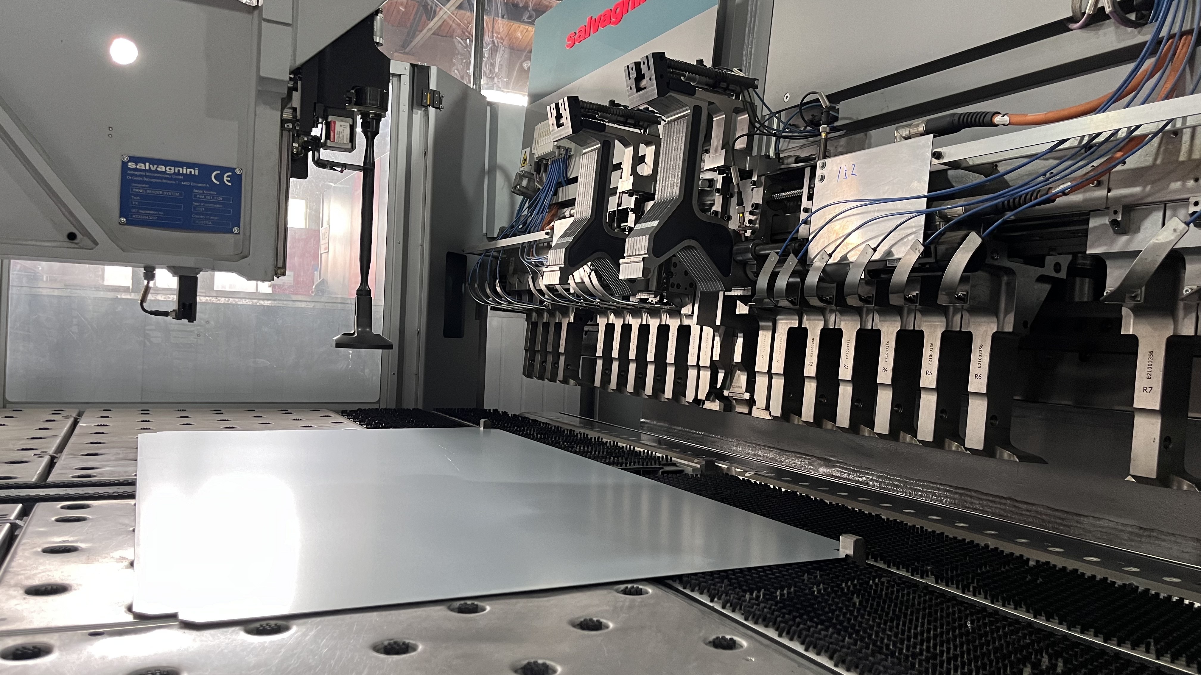 SamBake invested heavily in advanced equipment, including Italian Salvagnini bending centers.