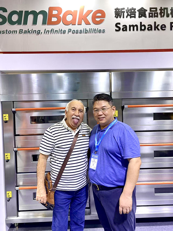 Today, this philosophy is actively championed and practiced by Mr. Tim, a senior leader at SamBake. As a devout Buddhist inspired by mindfulness and the principle of mutual benefit, Tim redefines SamBake's mission as being a true "customization partner"to its clients.