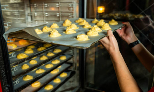 What is a Commercial Deck Oven? Deck vs. Convection for Optimal Bakery Performance