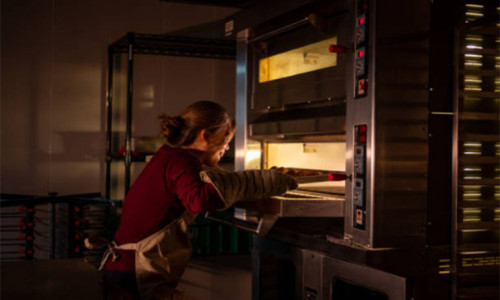 Everything You Should Know About Commercial Deck Oven Technology