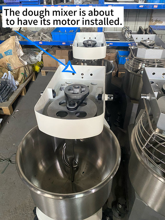 عملية تجميع خلاط العجين التجاري في SamBake