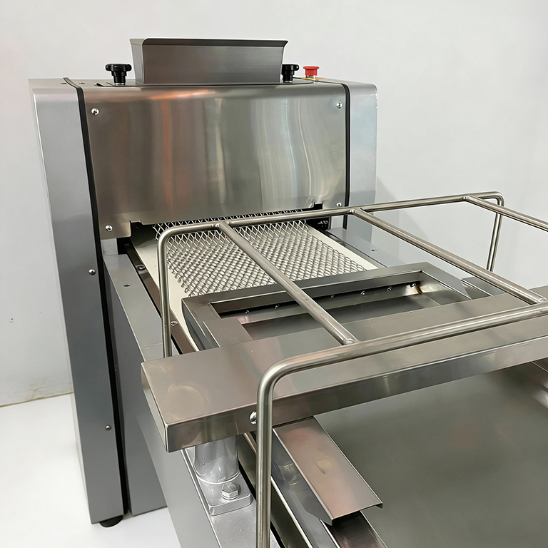 Bread and croissant shaping dough moulder