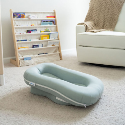 Custom Crafted Manufacturer Portable Baby Bed with Nursing Pillow for Travel and Home