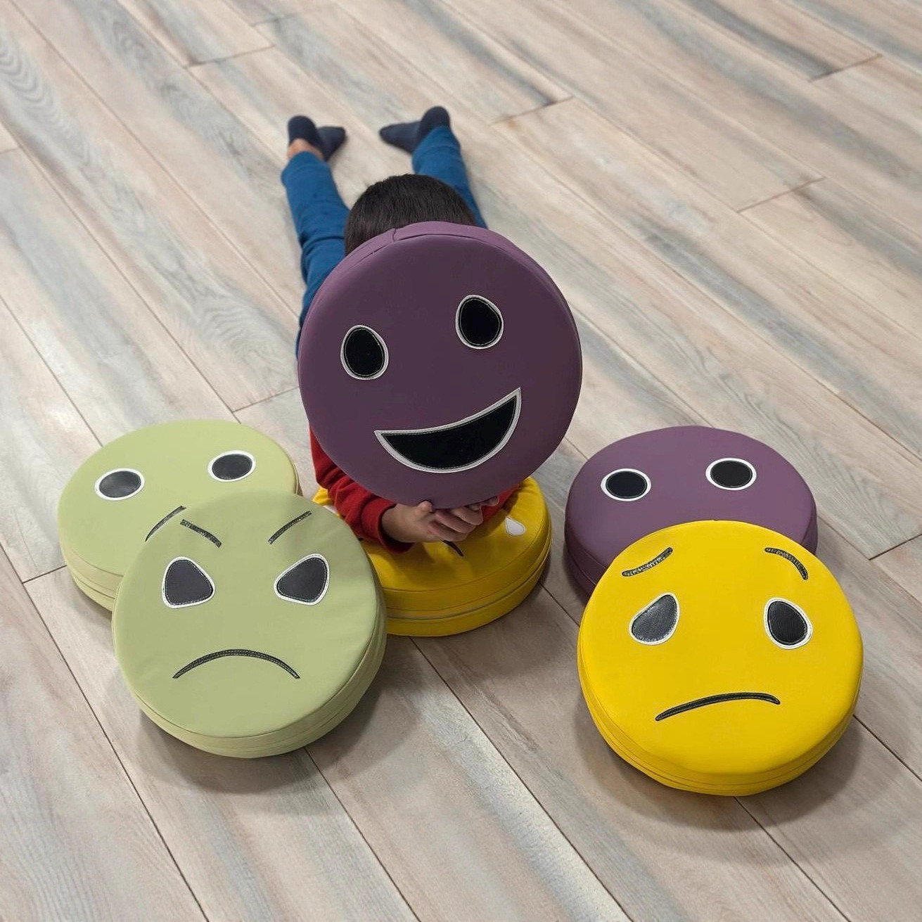 Interesting parameters of children's sofa