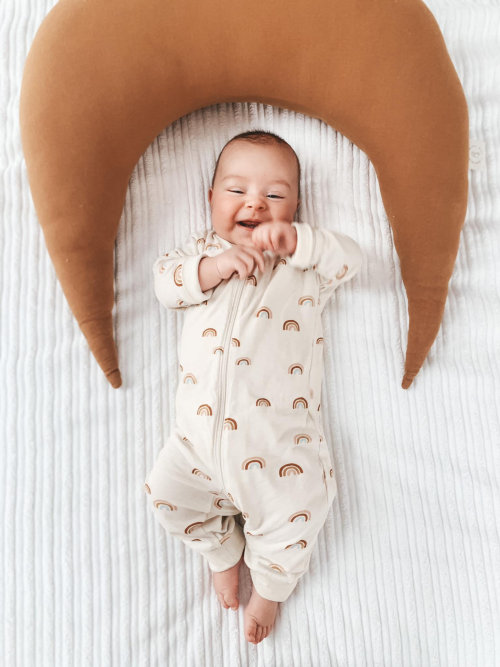 Moon Shape Honey Nursing Baby Pillow with Zipper for Breastfeeding OEM