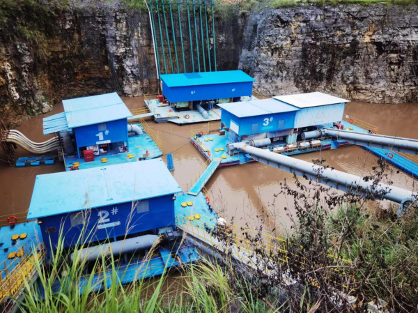 华润水泥(平南)石灰石矿山采场浮船式排水泵站