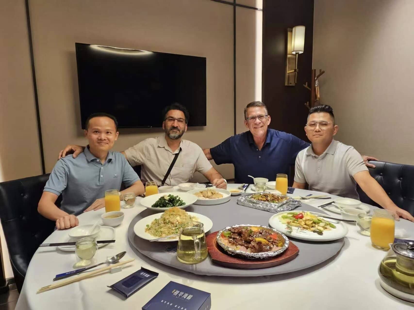 Business Dinner with Customers at Jinwa Aquatics manufacturer