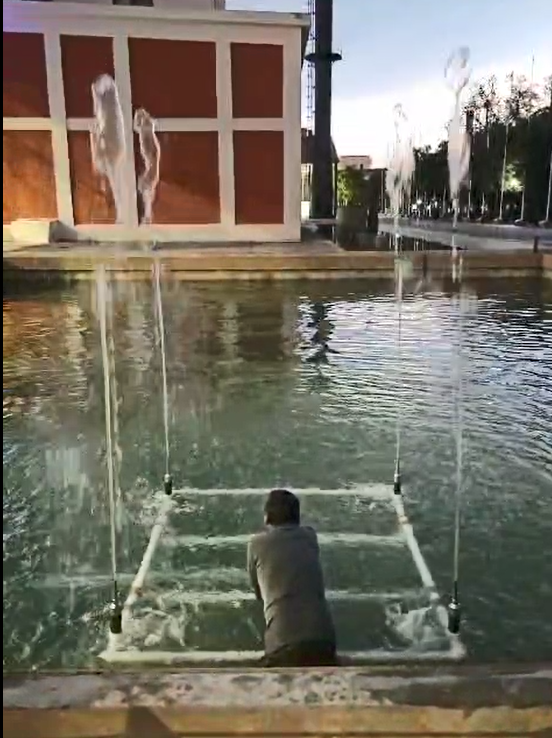 Adjustable-flow pond pump supporting multiple fountain jets in Mexico