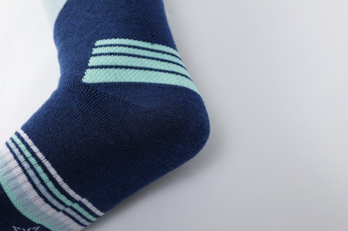 We supply high quality functional merino wool socks for running, hiking, merino wool socks from China
