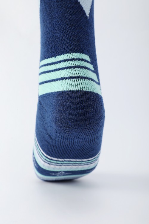 We supply high quality functional merino wool socks for running, hiking, merino wool socks from China