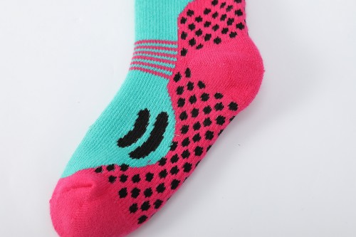Premium Warm Merino Wool Ski Socks For Winter Outdoor Anti Odor Warm Functional Merino Wool Socks Supplier