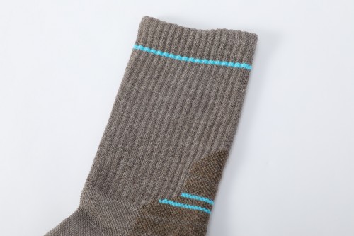 Hot Sale Soft Merino Wool Hiking Socks, Moisture Wicking, Anti Odor, Keep Feet Dry And Comfy All Day