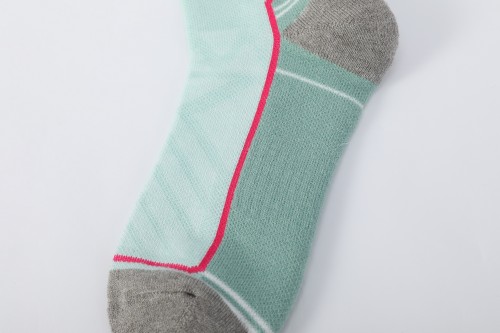 Moisture Wicking Merino Wool Trekking Socks All Season Sports Merino Wool Socks Woollen Socks For Hiking