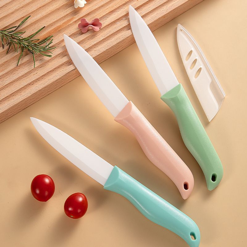 Ceramic Kitchen Knife Set Usage Scene