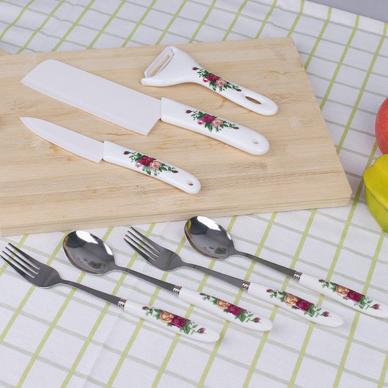 7-Piece Ceramic Knife Set Usage Scene