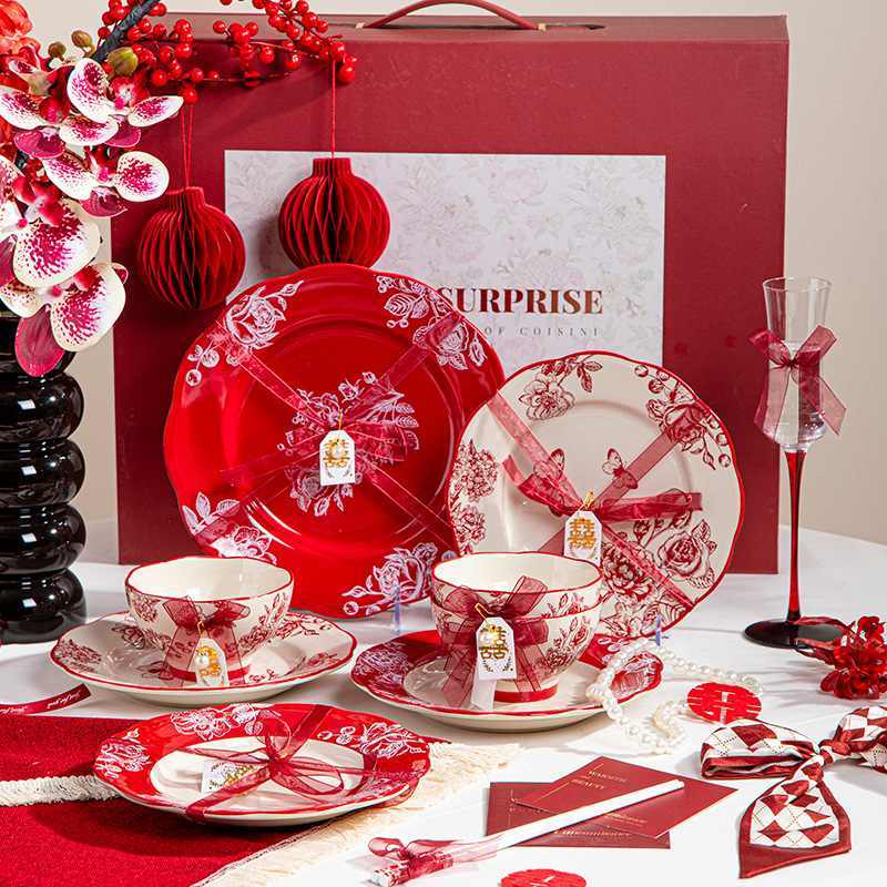 Elegant Newlywed Dinnerware Whole Set