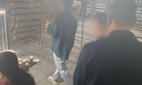 Southeast Asian Client Revisits Our Zibo Coated Mug Factory After 7 Years of Cooperation