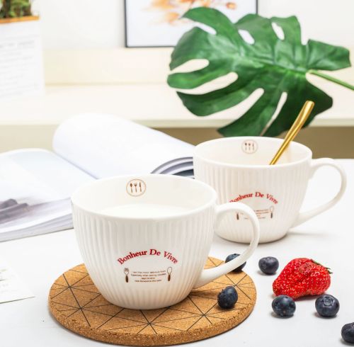 Taza de desayuno de cerámica de 550 ml con tapa y cuchara