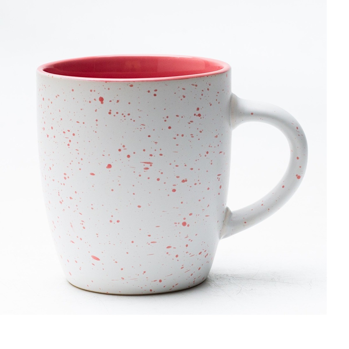 Taza de gres jaspeada con interior rojo vista frontal