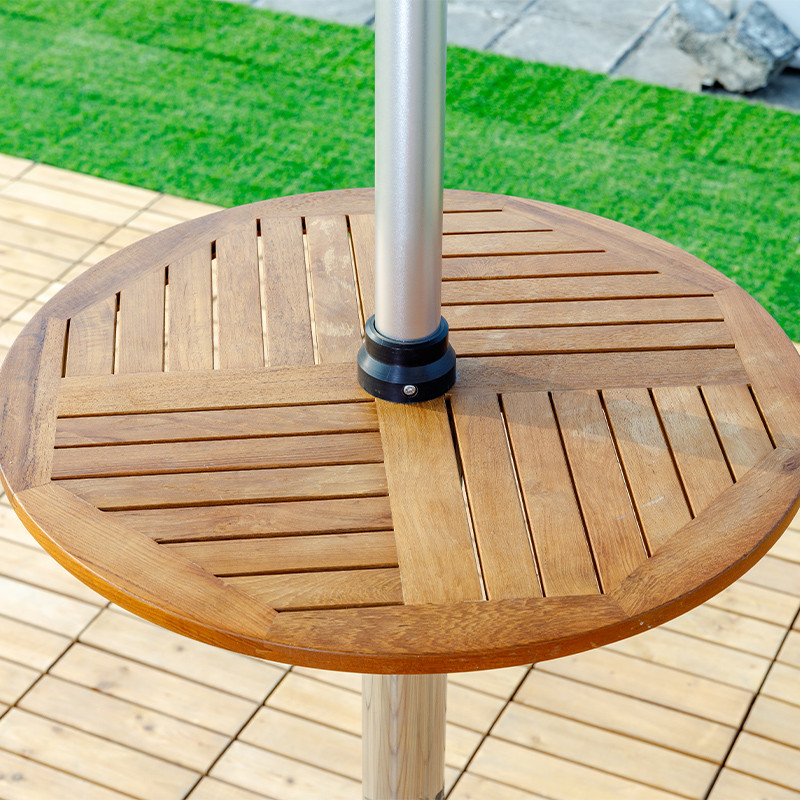 Built-in table board in sunshade umbrella