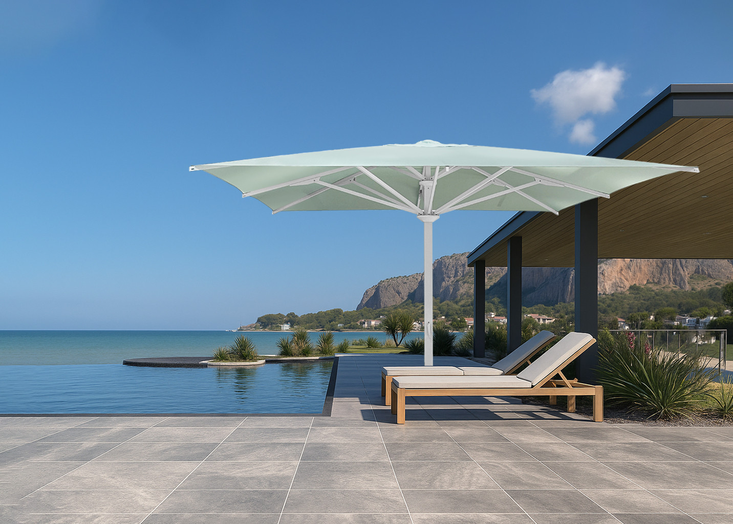 Commercial outdoor center pole umbrella