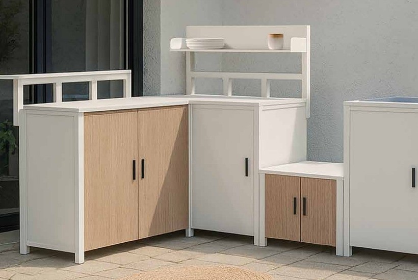 Bar unit A4 in the white finish with its raised back panel and shelf