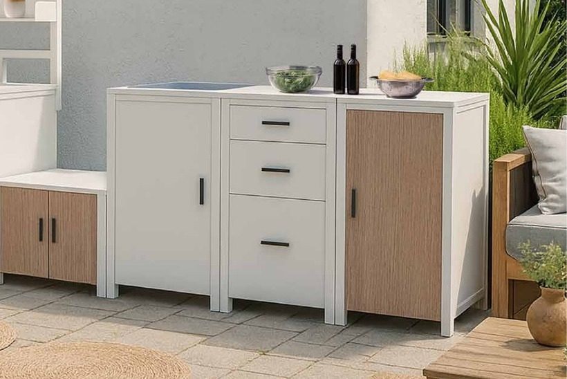 Do outdoor kitchens need water and power connections?