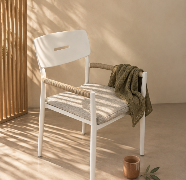 Aluminium Outdoor Armchair | White Slat-Seat Garden Chair with Removable Woven Cushion for Patio Terrace Hotel