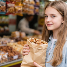 We Gains Acclaim in Middle East and Europe with Customized Sugar-Coated Walnut Kernels