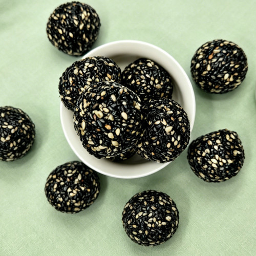 China Manufacture Custom Wholesale Sesame Coated Seedless Crispy Grey Jujubes | Private Label