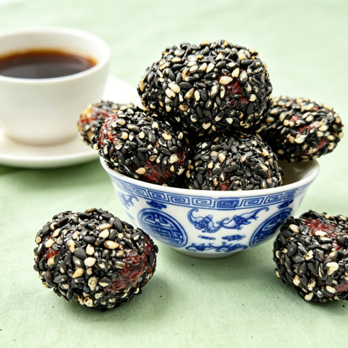 China Manufacture Custom Wholesale Sesame Coated Seedless Crispy Grey Jujubes | Private Label