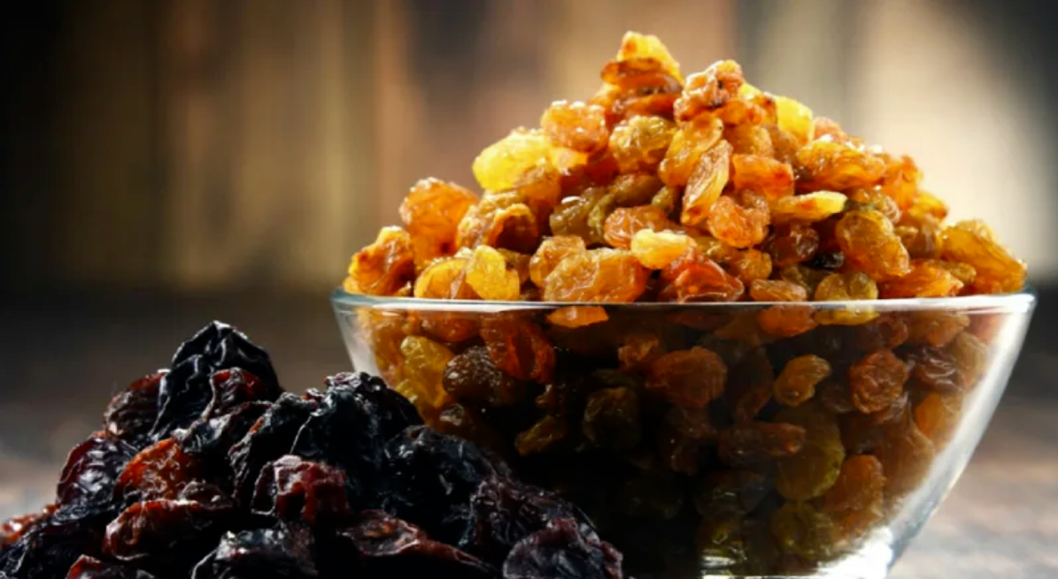Healthy raisins snack display