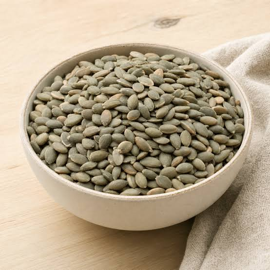 Pumpkin Seed Kernels vs. In-Shell Pumpkin Seeds - Unveiling the Superior Choice for Health & Culinary Delights