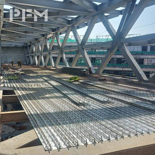 Large-span Truss Structure Pedestrian Bridge for Commercial Plaza