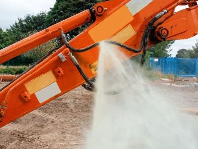 Is Hydraulic Fluid Toxic? Dangers, Symptoms & How Flat-Face Couplers Prevent Injury