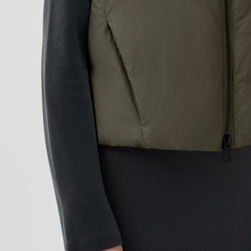Custom Ladies Turtleneck Puffy Vest Manufacturer | Ginwen