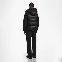 Custom Men’s Black Waterproof Hooded Puffer Vest Manufacturers | Ginwen