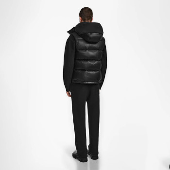 Custom Men’s Black Waterproof Hooded Puffer Vest Manufacturers | Ginwen