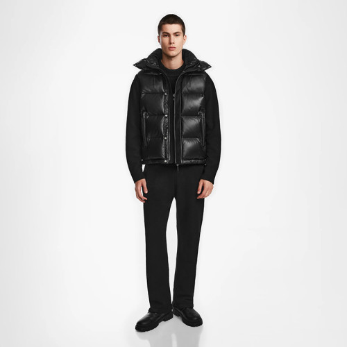 Custom Men’s Black Waterproof Hooded Puffer Vest Manufacturers | Ginwen
