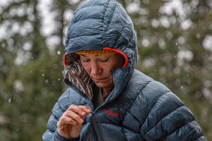 Custom Hooded Down Jacket Manufacturer (MOQ 60) | Retail-Ready Hood Fit OEM & Private Label