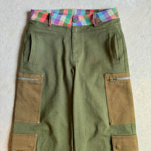 Custom Clothing Manufacturers Colored belts Embroidered cargo pants