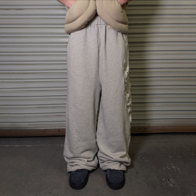 Custom Clothing Manufacturer Appliqué Embroidery Patterns Rivets Pant