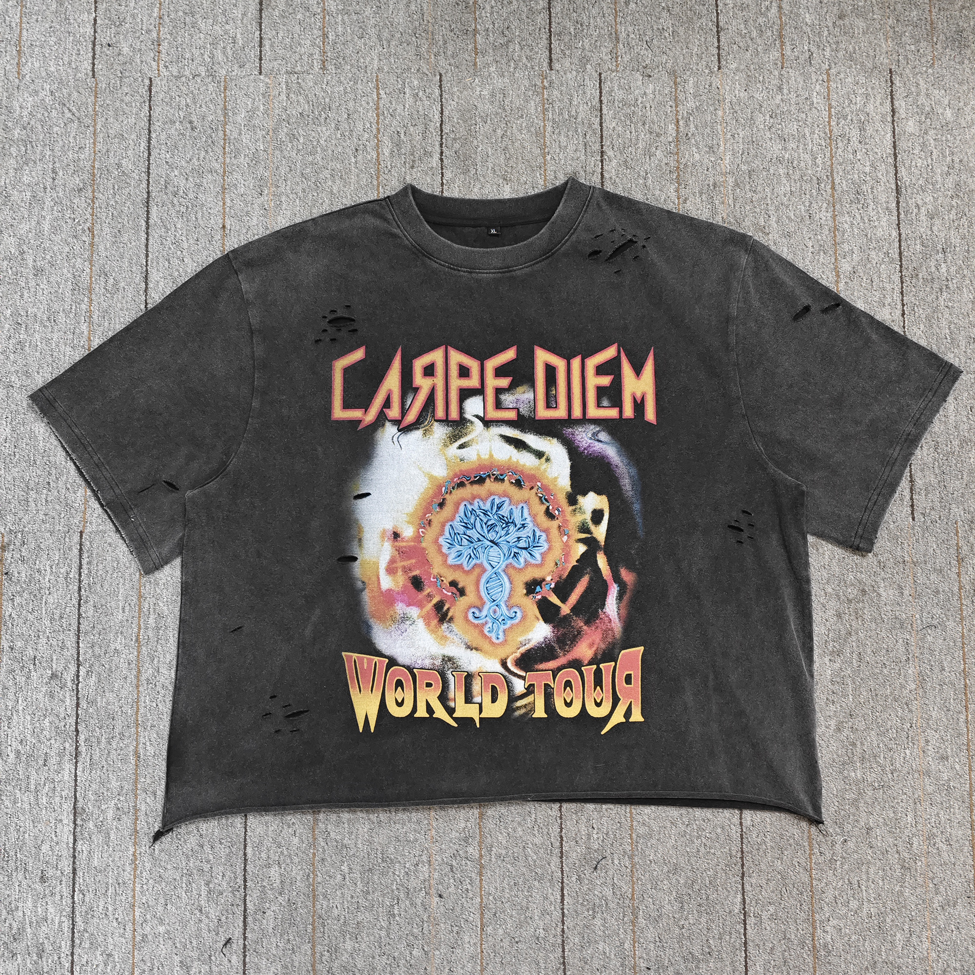 High-resolution printed, washed, distressed cropped tour T-shirt, a hot seller from streetwear brands.