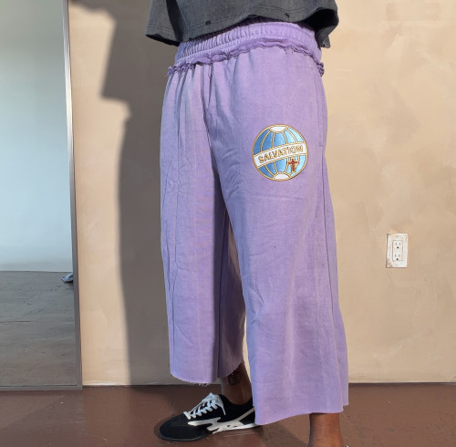 Custom Clothing Manufacturer Acid-washed Embroidered Capri Pants