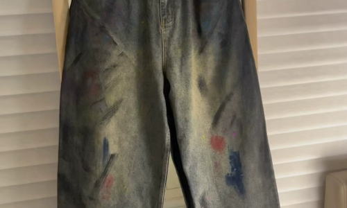 Retro Graffiti Jeans: Wearable Art, Evolving with You