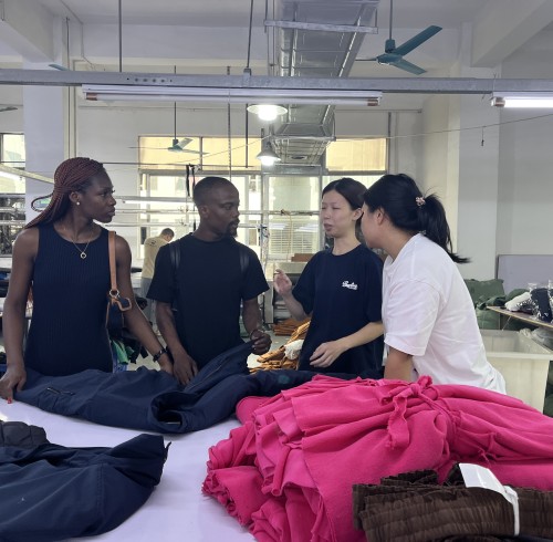 Foreign Customers Visit Our Factory, the Importance of Streetwear Factory
