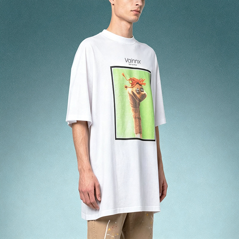 Y2K graphic clothing 