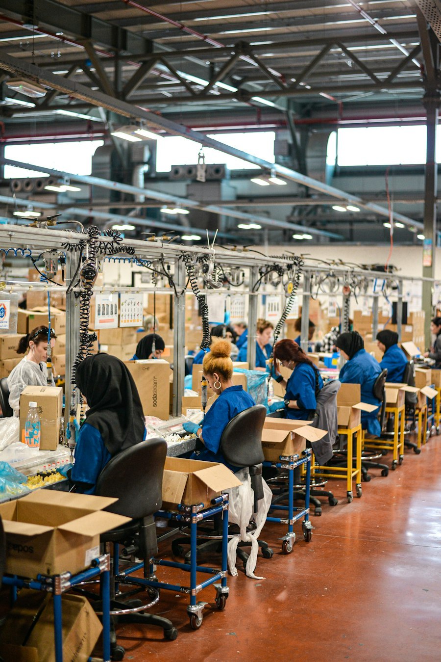 Domestic vs Overseas Streetwear Manufacturing: The Real Cost-Benefit Analysis for 2026
