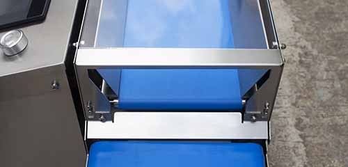 small in-motion checkweighers with Zero-Touch Product Switching 